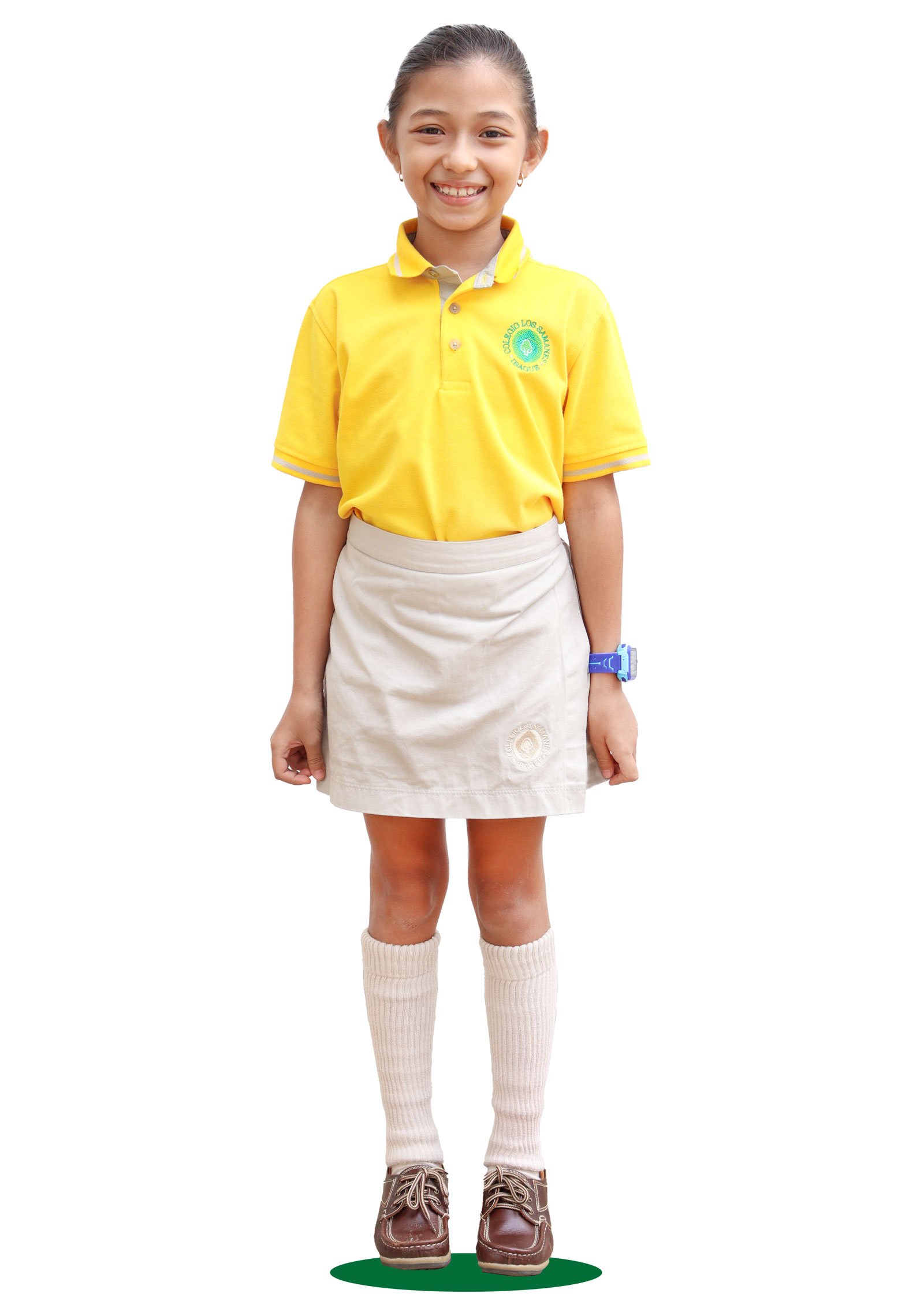 Foto del uniforme de diario para niñas, camibuso amarillo, jardinera caqui, medias caqui, zapatos de cordones cafés